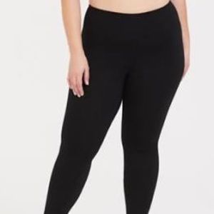 Black Torrid cropped Leggings